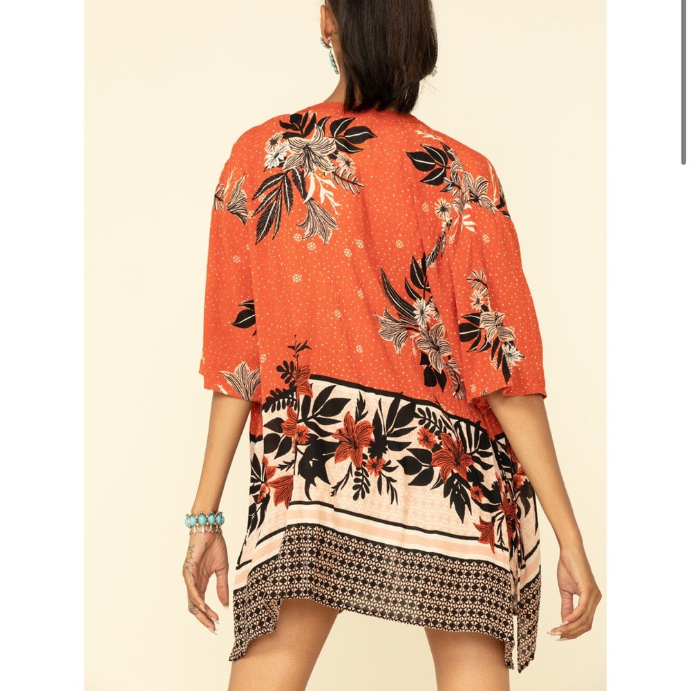 NWT Boot Barn Floral Kimono